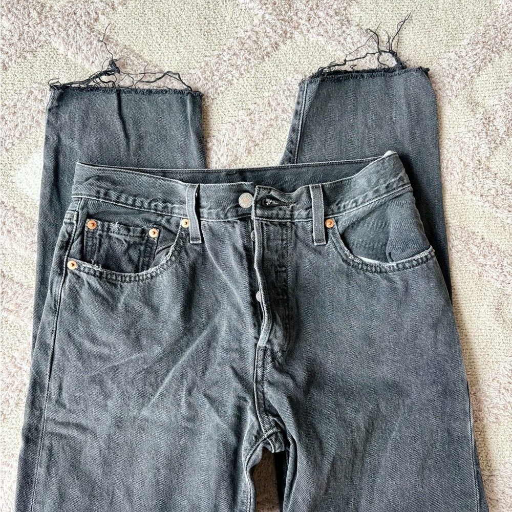 Levi's Black Straight-Leg Jeans with Frayed Hem
